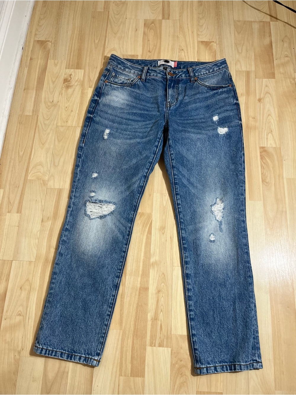 Cabi Womens Medium Wash Malibu Jeans Distressed Size 4